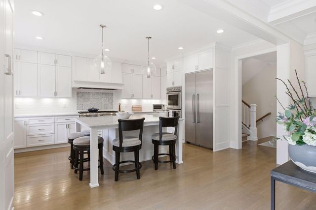 1774 Girard Avenue S, Minneapolis, MN 55403