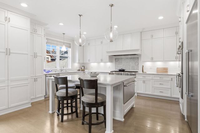 1774 Girard Avenue S, Minneapolis, MN 55403