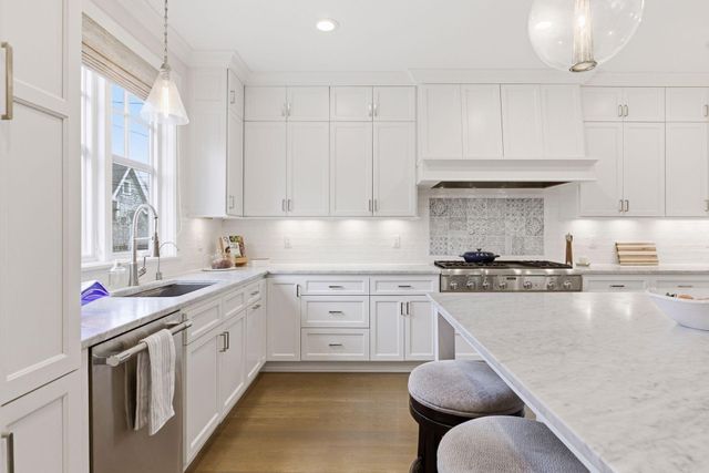 1774 Girard Avenue S, Minneapolis, MN 55403