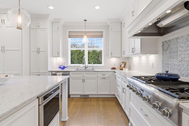 1774 Girard Avenue S, Minneapolis, MN 55403