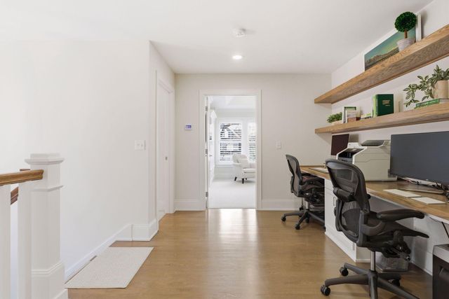 1774 Girard Avenue S, Minneapolis, MN 55403