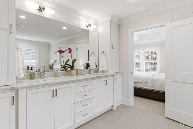 1774 Girard Avenue S, Minneapolis, MN 55403