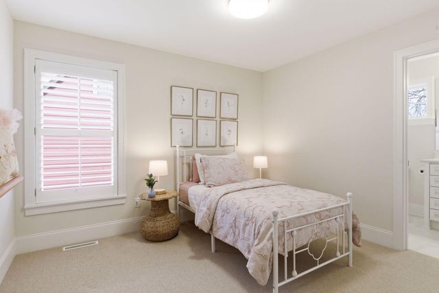 1774 Girard Avenue S, Minneapolis, MN 55403