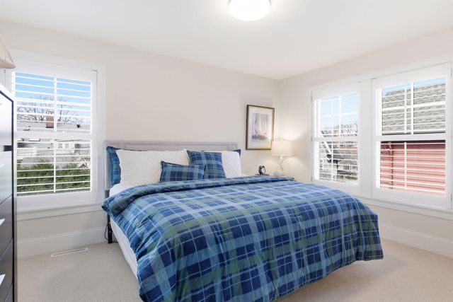 1774 Girard Avenue S, Minneapolis, MN 55403