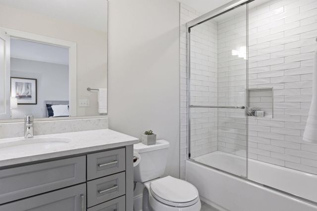 1774 Girard Avenue S, Minneapolis, MN 55403