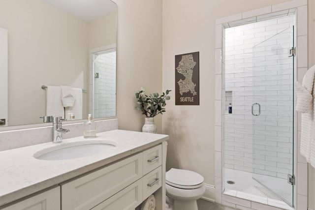 1774 Girard Avenue S, Minneapolis, MN 55403