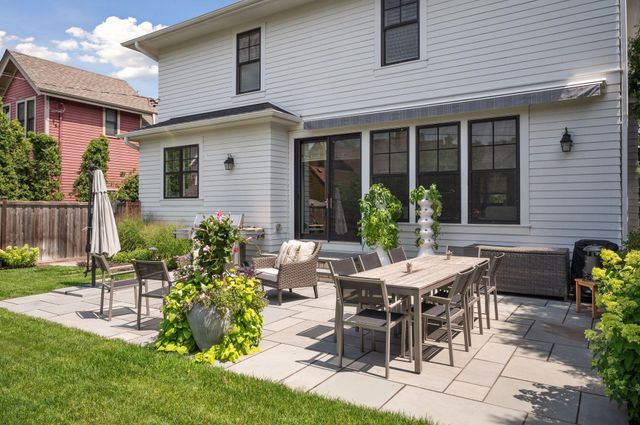 1774 Girard Avenue S, Minneapolis, MN 55403