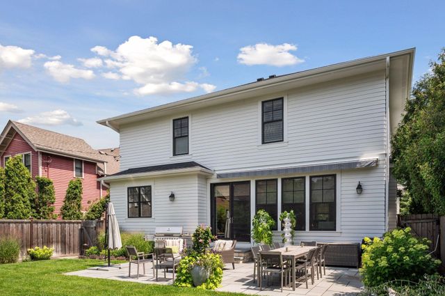 1774 Girard Avenue S, Minneapolis, MN 55403