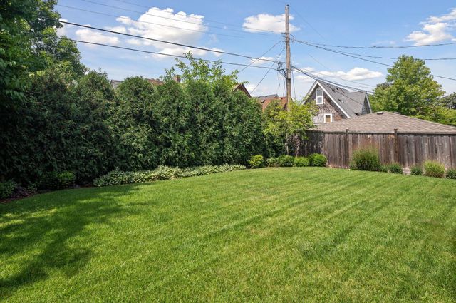 1774 Girard Avenue S, Minneapolis, MN 55403