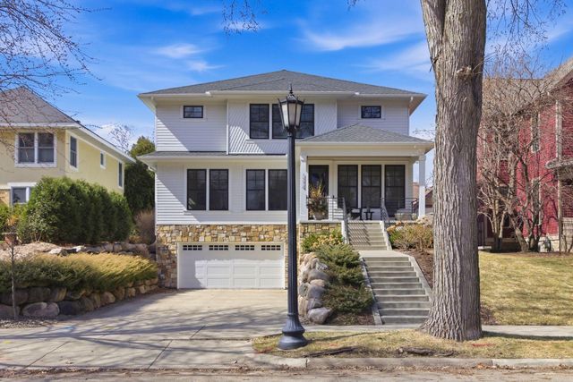 1774 Girard Avenue S, Minneapolis, MN 55403