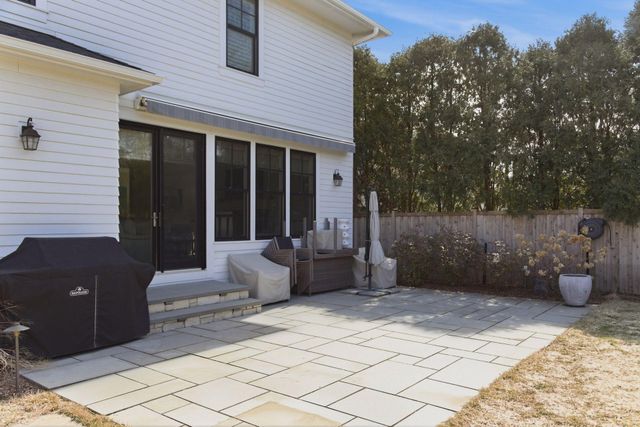 1774 Girard Avenue S, Minneapolis, MN 55403