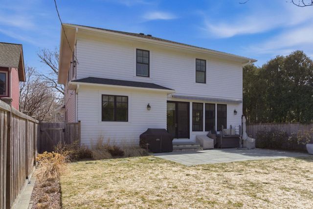 1774 Girard Avenue S, Minneapolis, MN 55403