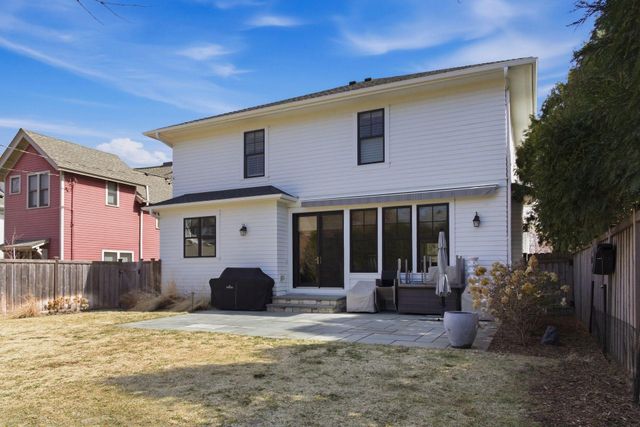 1774 Girard Avenue S, Minneapolis, MN 55403