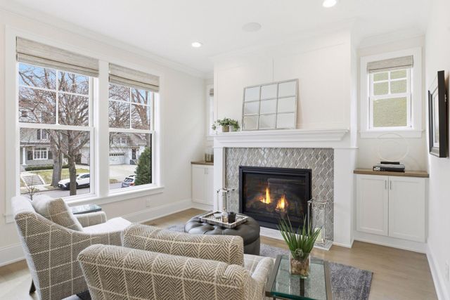 1774 Girard Avenue S, Minneapolis, MN 55403