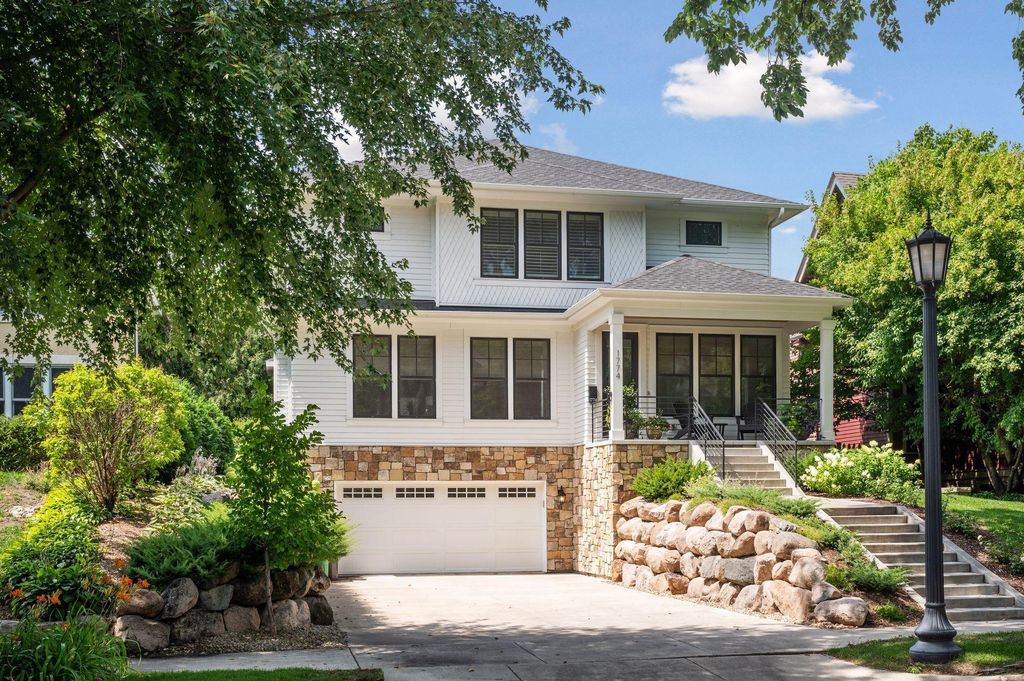 1774 Girard Avenue S, Minneapolis, MN 55403