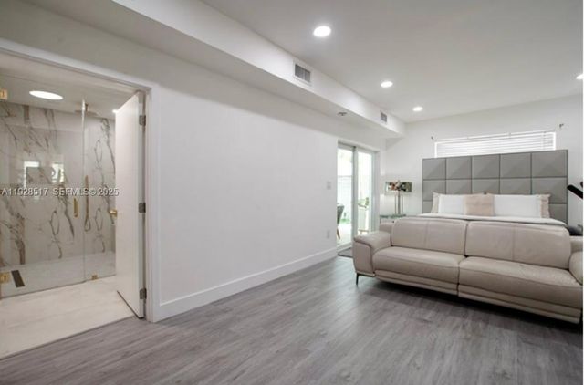 3675 SW 26th St, Miami, FL 33133