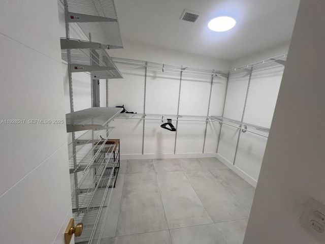 3675 SW 26th St, Miami, FL 33133