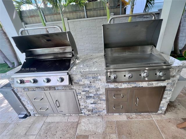 3675 SW 26th St, Miami, FL 33133