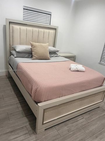 3675 SW 26th St, Miami, FL 33133