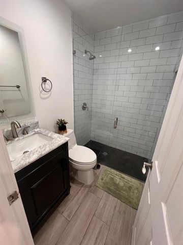 3675 SW 26th St, Miami, FL 33133