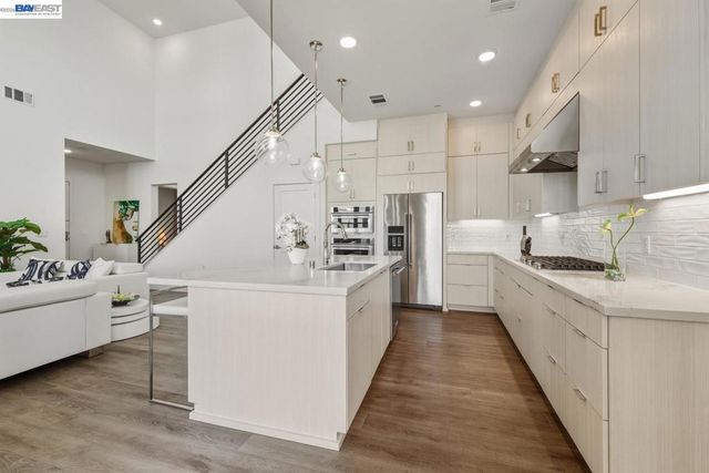 1748 Kilowatt Way 402, Fremont, CA 94539