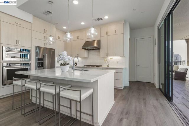 1748 Kilowatt Way 402, Fremont, CA 94539