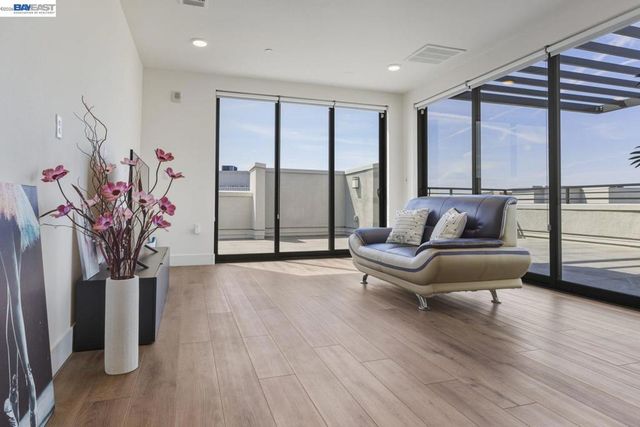 1748 Kilowatt Way 402, Fremont, CA 94539