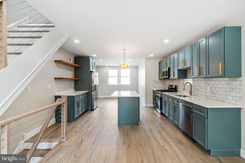 7705 PICKERING AVE, Philadelphia, PA 19150