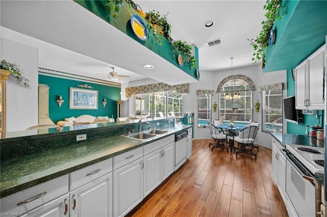 256 Countryside DR, Naples, FL 34104