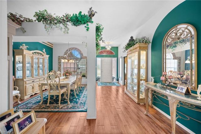 256 Countryside DR, Naples, FL 34104