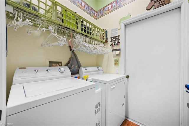 256 Countryside DR, Naples, FL 34104