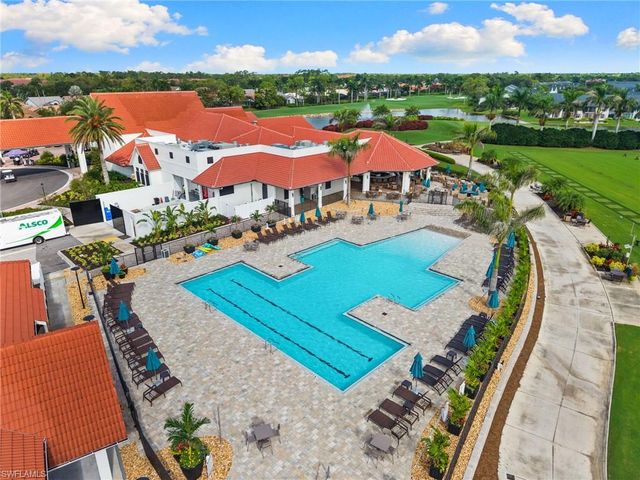 256 Countryside DR, Naples, FL 34104