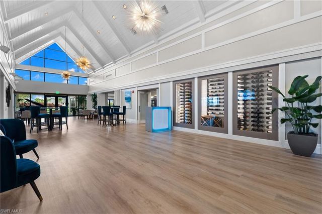 256 Countryside DR, Naples, FL 34104