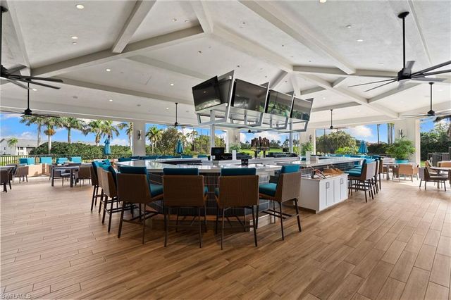 256 Countryside DR, Naples, FL 34104