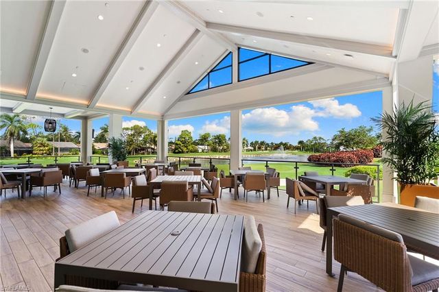 256 Countryside DR, Naples, FL 34104