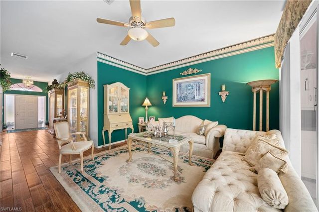 256 Countryside DR, Naples, FL 34104