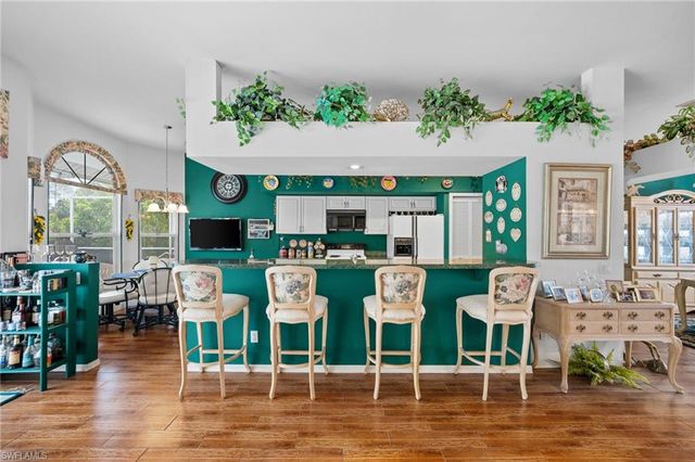 256 Countryside DR, Naples, FL 34104