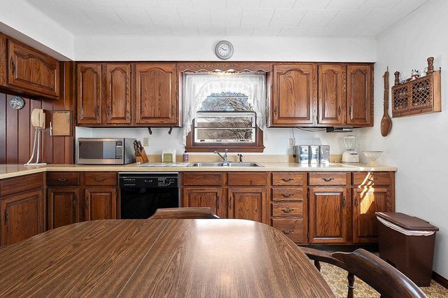 1717 DAGGETT STREET, Marinette, WI 54143