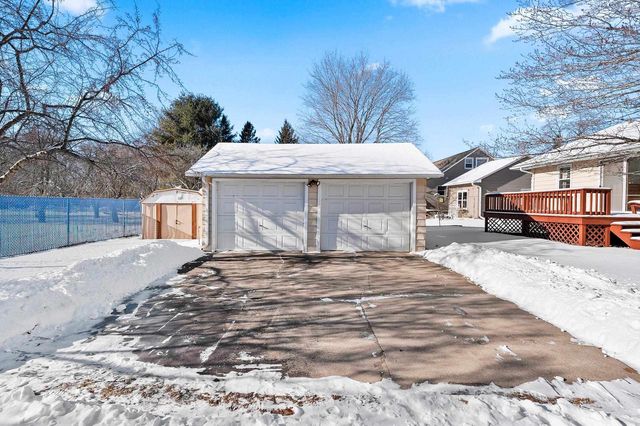 1717 DAGGETT STREET, Marinette, WI 54143