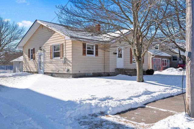 1717 DAGGETT STREET, Marinette, WI 54143