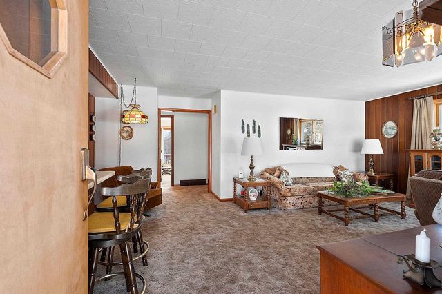 1717 DAGGETT STREET, Marinette, WI 54143