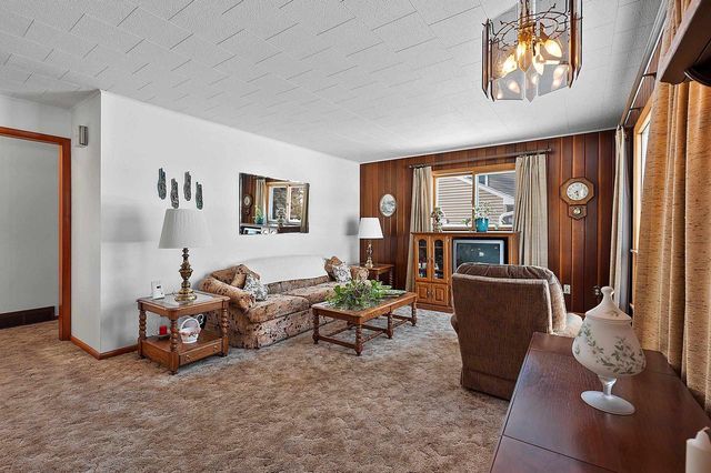 1717 DAGGETT STREET, Marinette, WI 54143