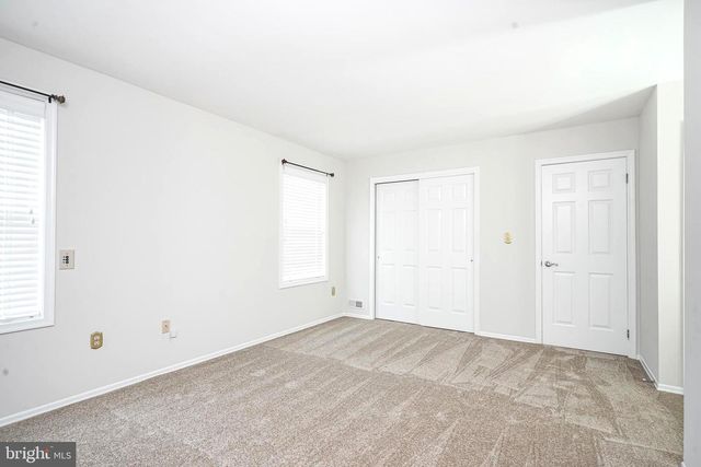 3 DEEP HOLLOW LN N, Columbus, NJ 08022