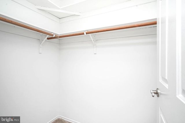 3 DEEP HOLLOW LN N, Columbus, NJ 08022