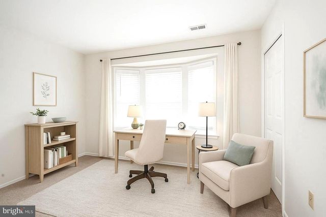 3 DEEP HOLLOW LN N, Columbus, NJ 08022