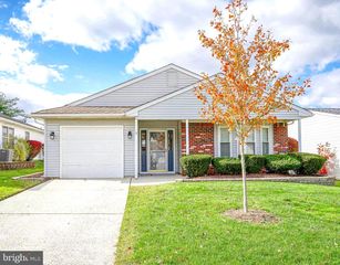 3 DEEP HOLLOW LN N, Columbus, NJ 08022