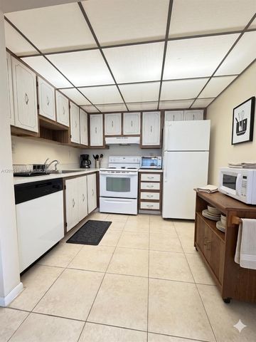 416 Burgundy I I, Delray Beach, FL 33484