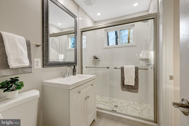 5122 POMMEROY DR, Fairfax, VA 22032