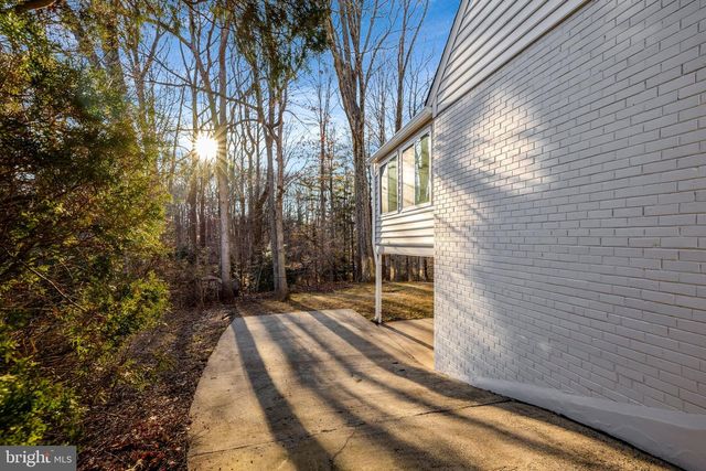 5122 POMMEROY DR, Fairfax, VA 22032