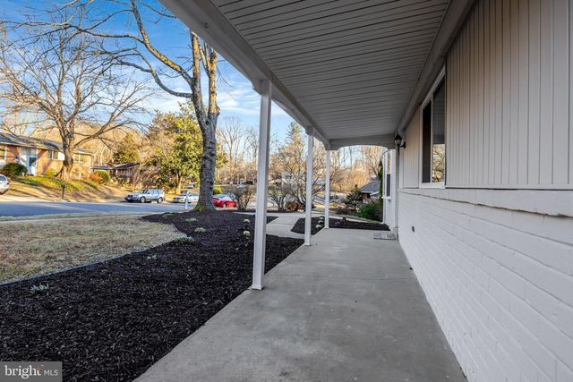 5122 POMMEROY DR, Fairfax, VA 22032